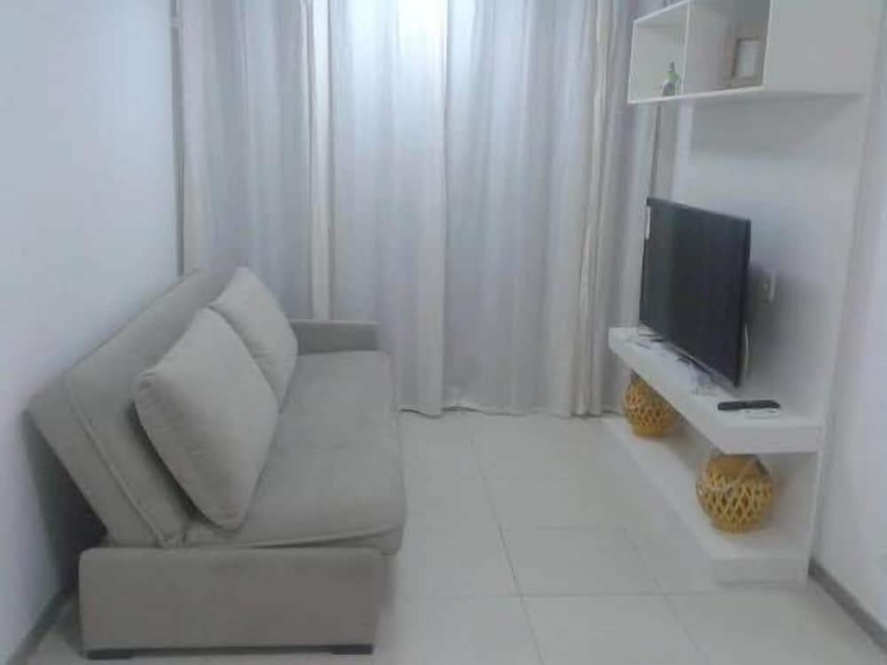 Flat Malawi Exclusive