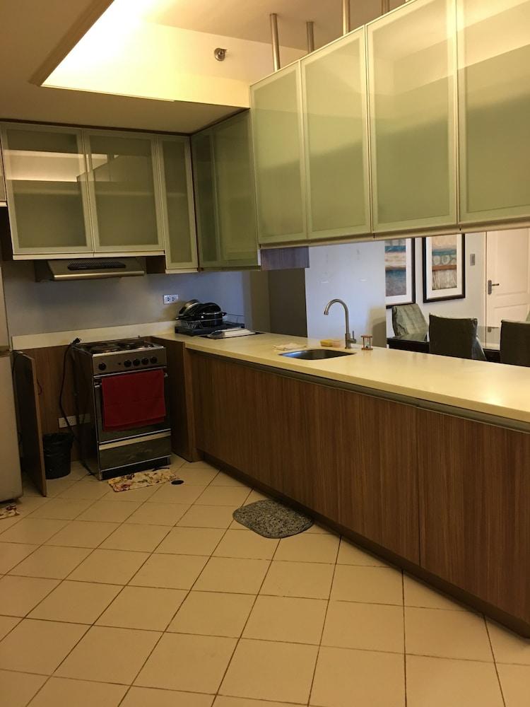 Jes & Warren's Place