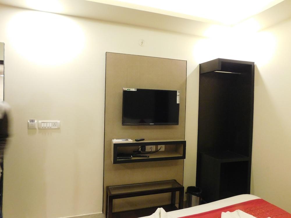 Hotel Gauranga Nearest New Delhi Railway Station