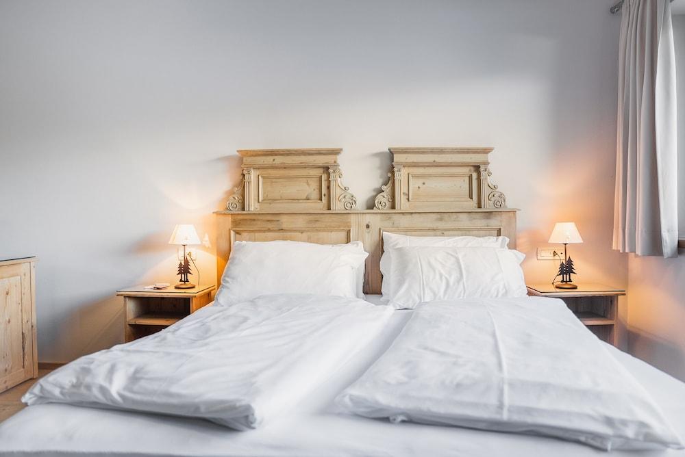 La Cort My Dollhouse - Adults Only