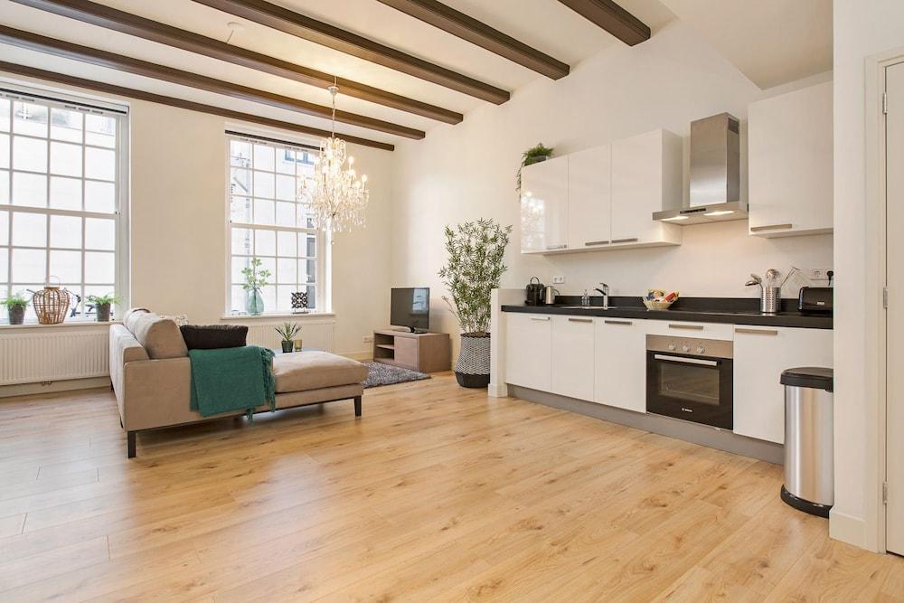 Canal Garden Apartment