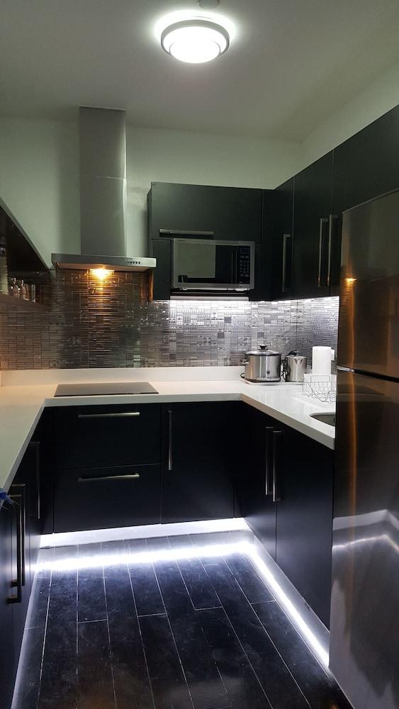 Lower Penthouse Unit in Acqua Residences