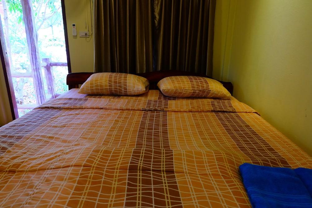 Fahsuai Namsai Baimai Resort