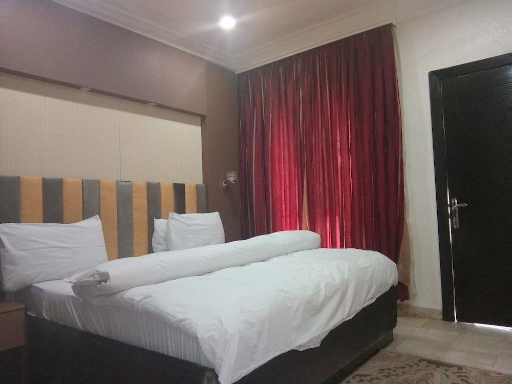 Margaretta Classic Suites and Hotel