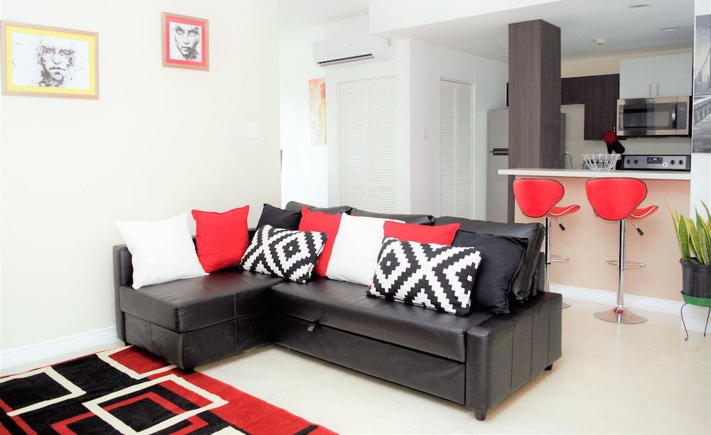 New Kingston Luxury Apt The Bromptons