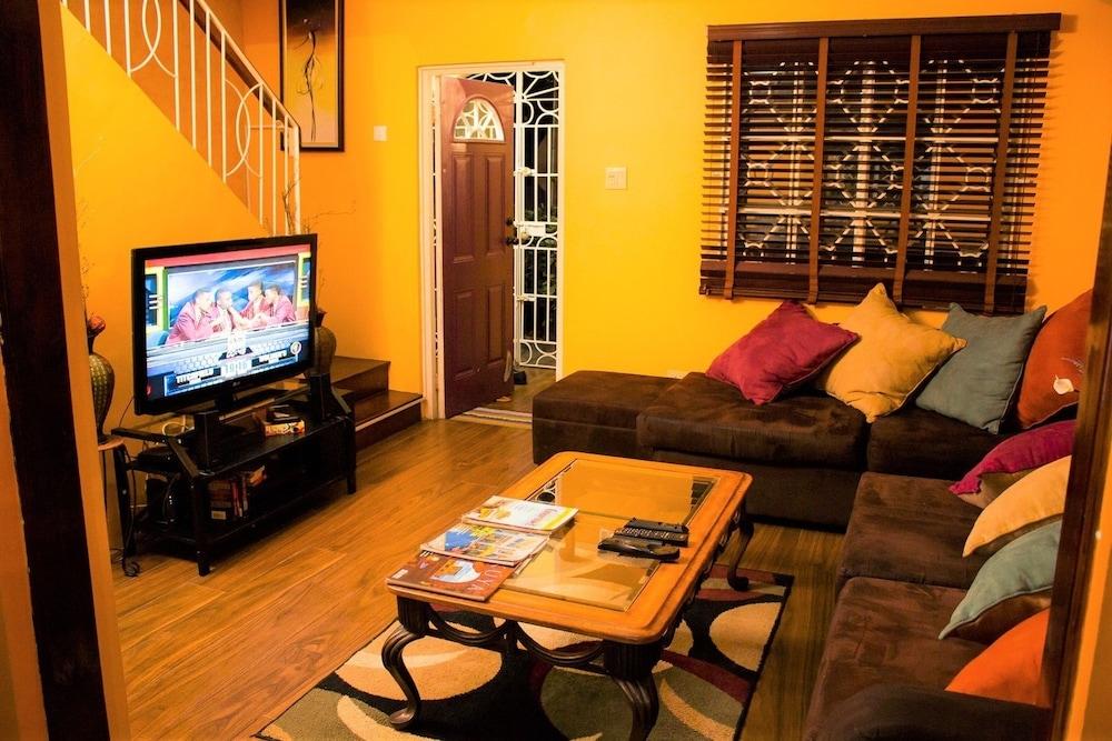 New Kingston Guest Apt at The Stadium