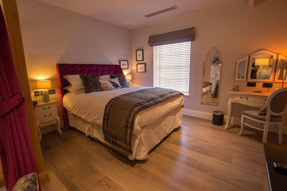 The Peacock at Barlow