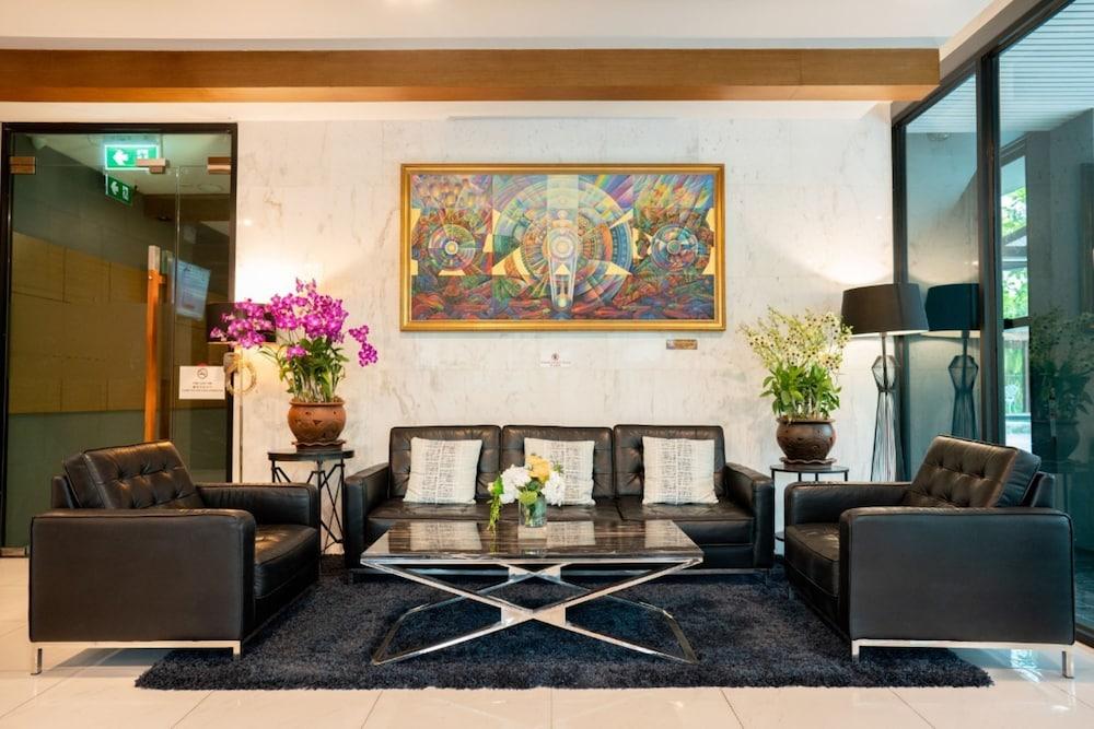 Sanae' Townhouse Chiang Mai