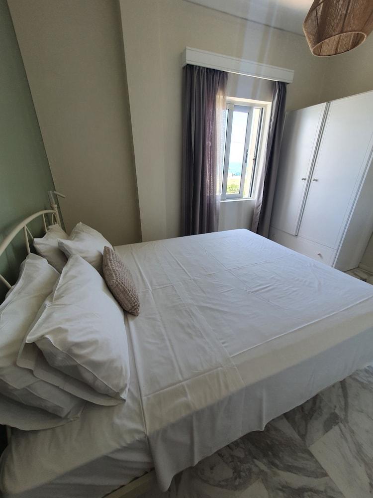 Oliva Beach Studios & Apartments