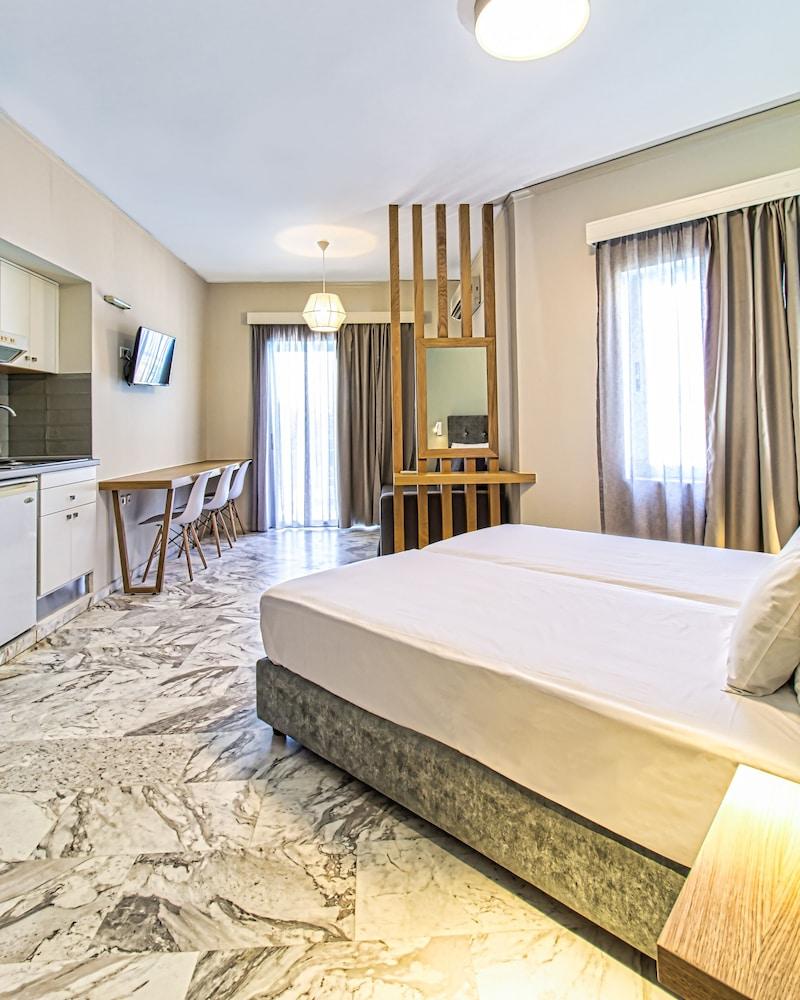 Oliva Beach Studios & Apartments