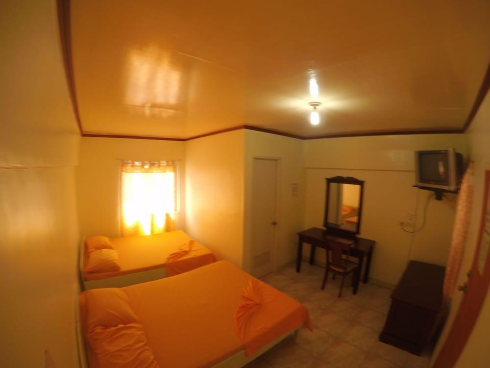 Buena Lynne's Resort Annex