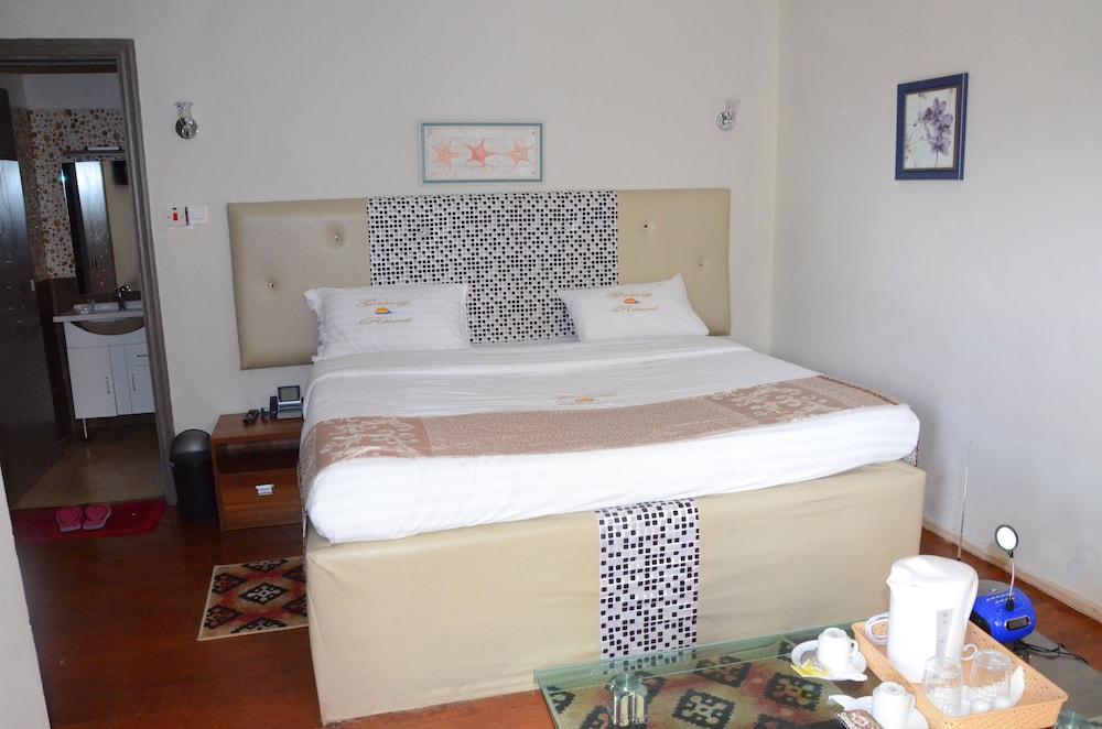 Galaxy Resort and Lounge