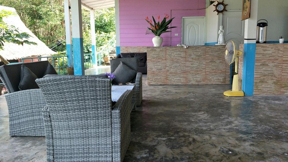 Sukorn Cabana Resort