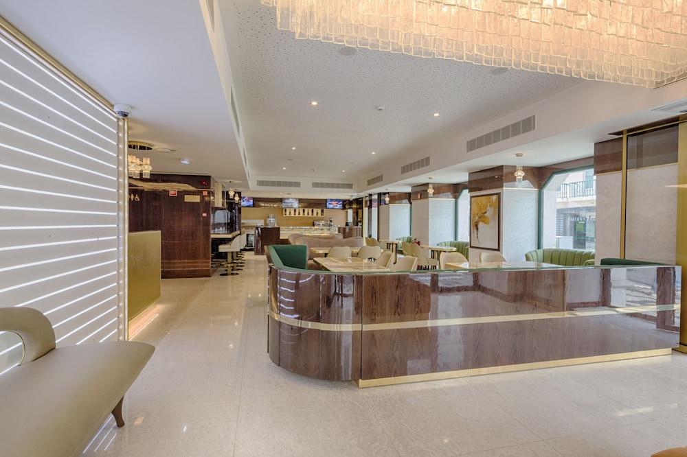 MeraPrime Gold Design Hotel