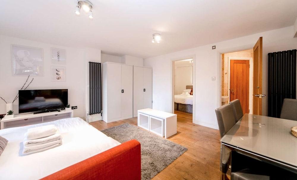 My Serviced Space - Battersea 1A