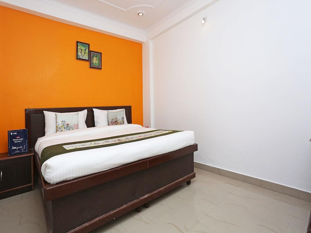 OYO 9846 Royal Plaza