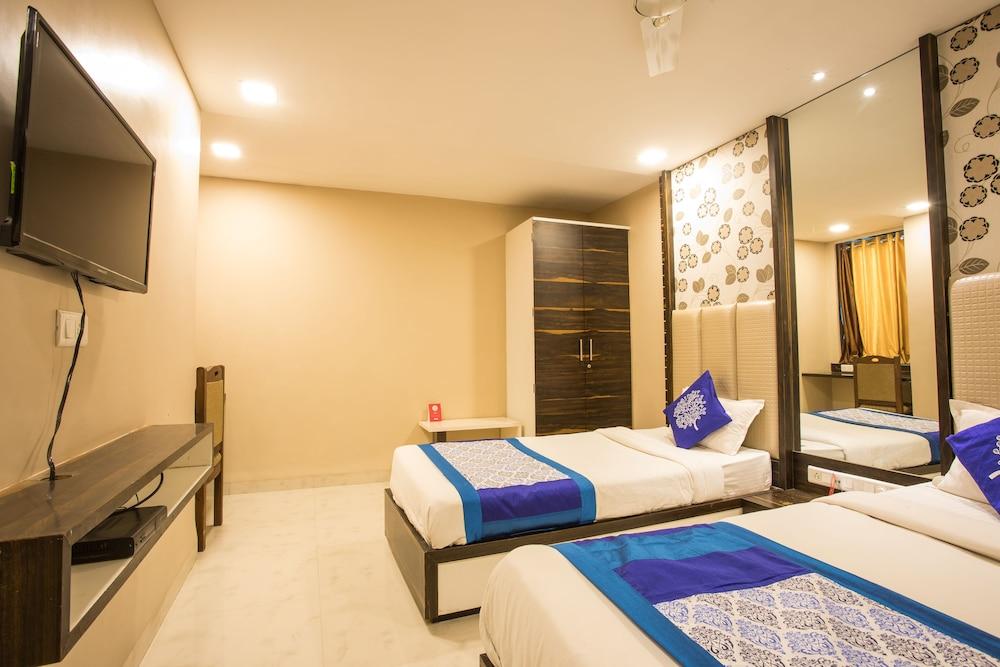 OYO 5253 Hotel Orange Lily