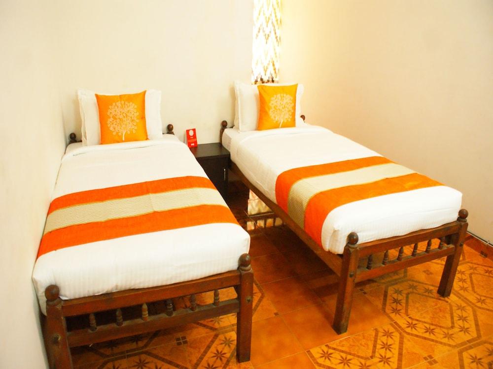 OYO 9902 Nedumparambil Residency