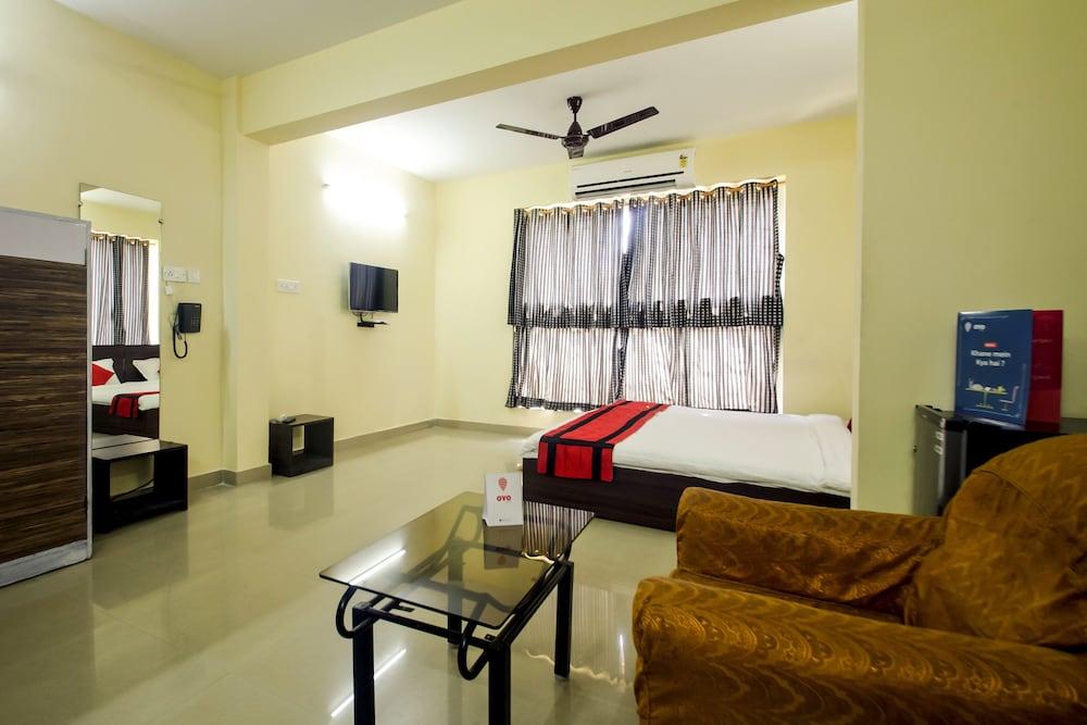 OYO 8125 near DLF IT Park