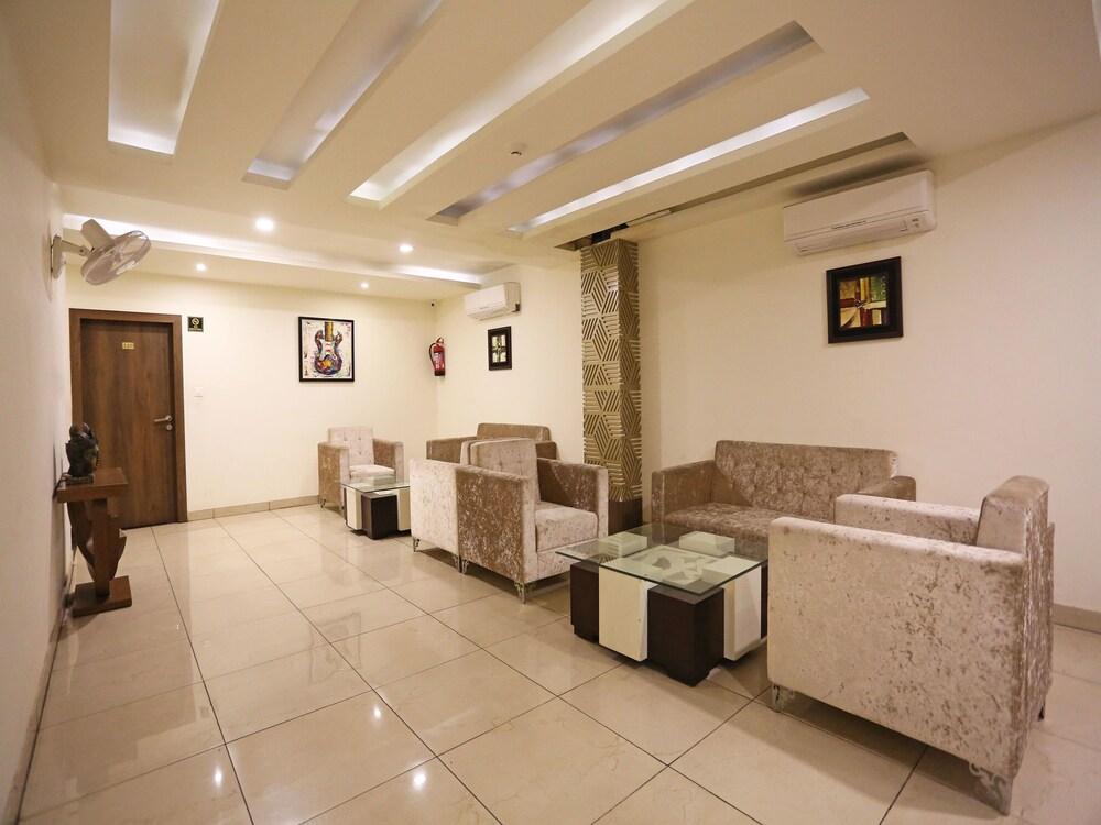 Capital O 5758 Hotel Square 36