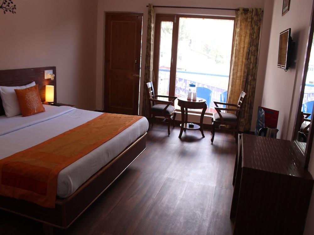 OYO 9648 Hotel Morainic Hills