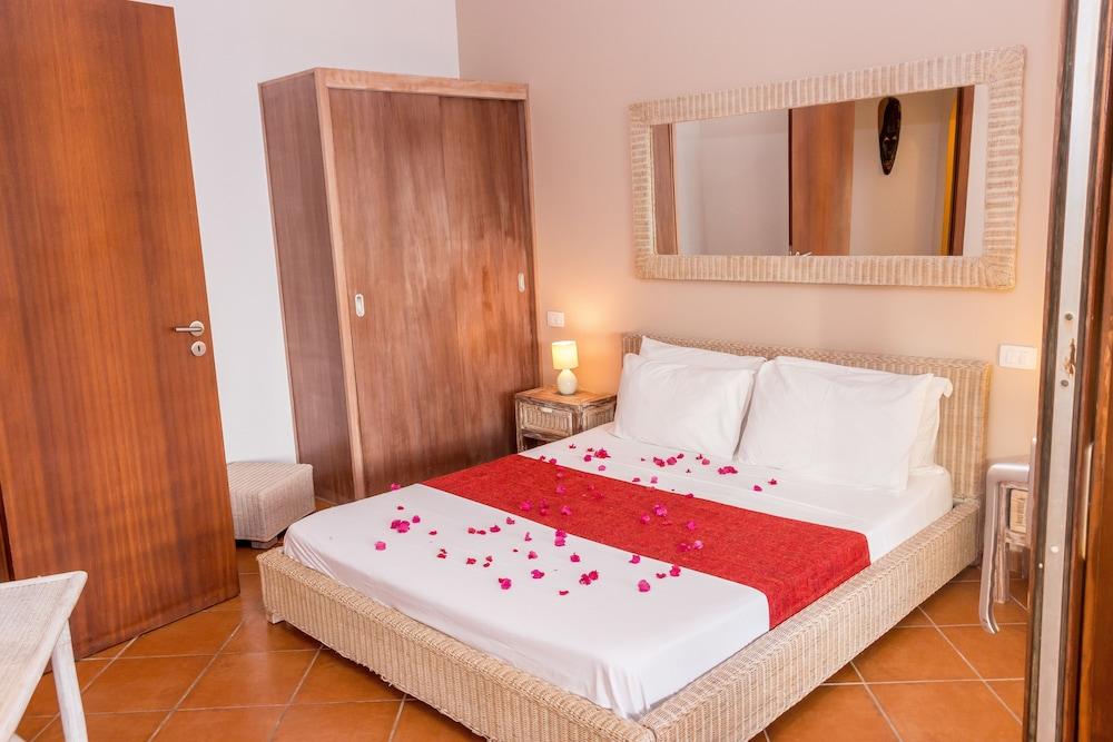 AJP Holidays - Porto Antigo 2 Beachfront Apartment