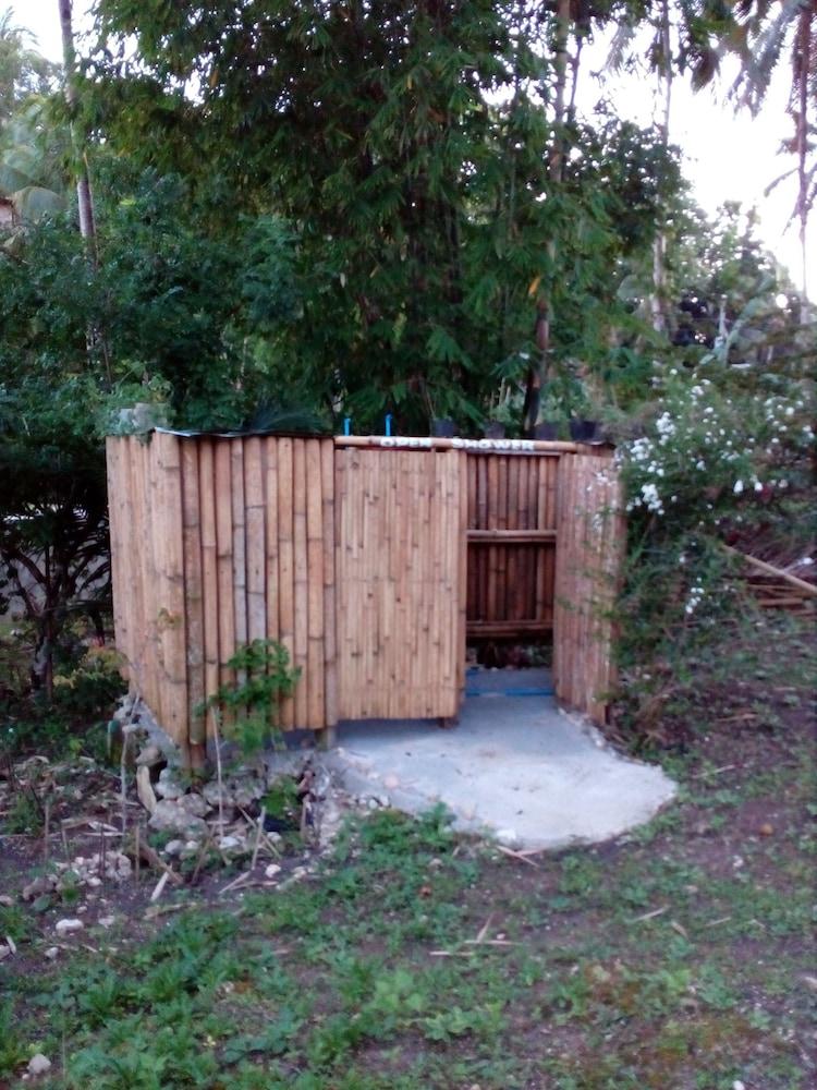 Batuan Hammock Hostel