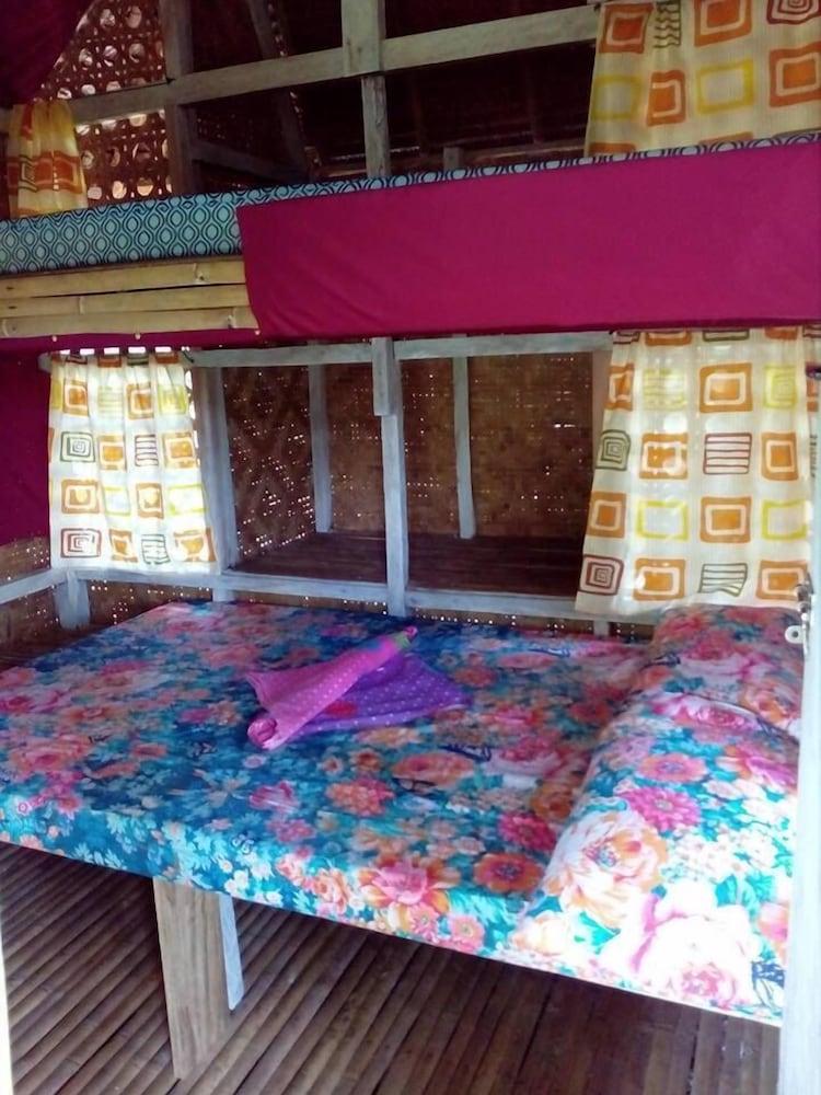 Batuan Hammock Hostel