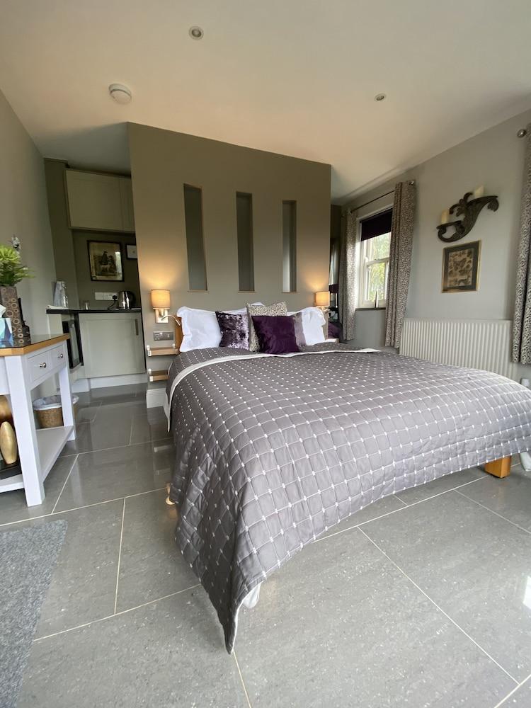 Downton Lodge Country B&B