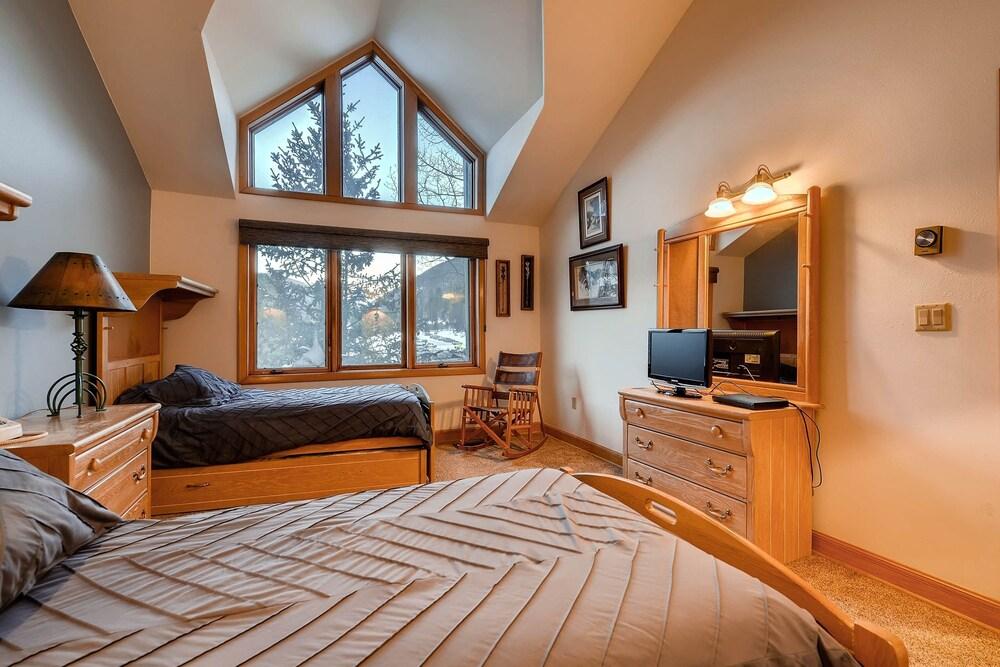 Chateaux DuMont 2708