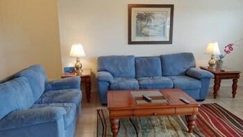 Sandy Pointe 203 2 Bedroom Condo by Redawning