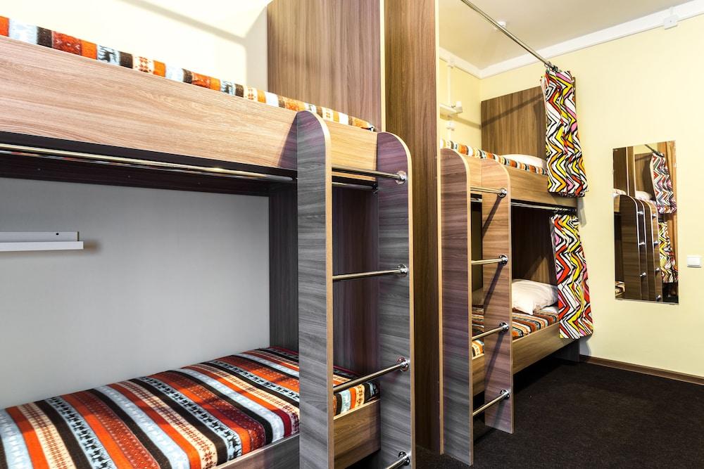 Happy Holiday Hostel