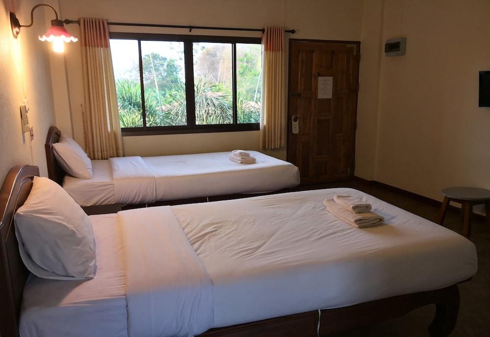 Chiang Kham Tilue Resort