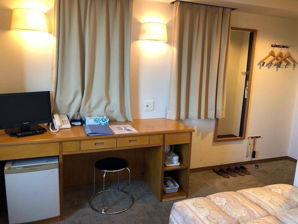 Business Hotel Cosmo Inn