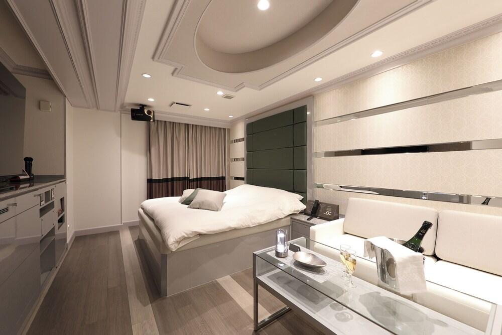 Hotel Valentine Chiryu - Adults Only