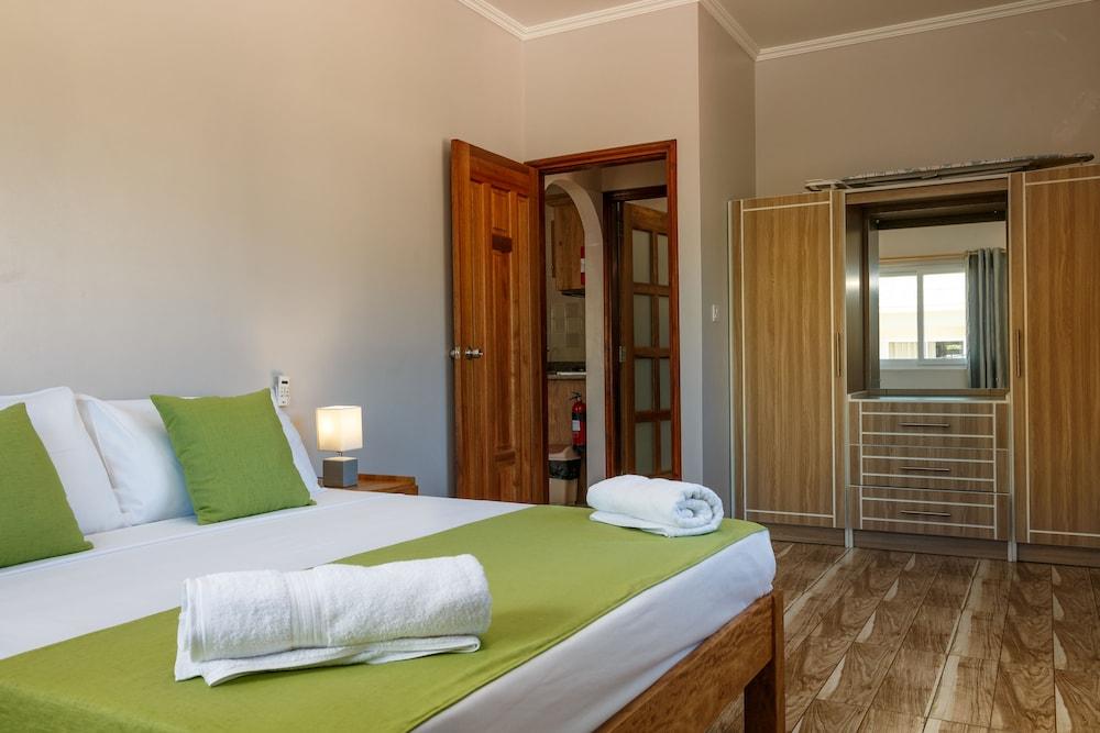 Shanaz Beachside Retreat