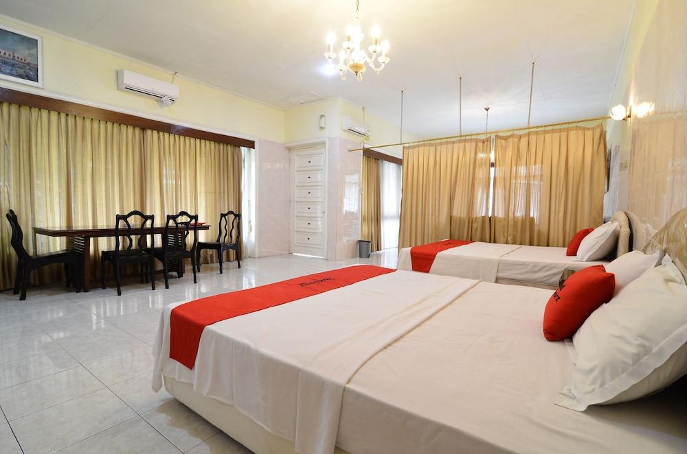 RedDoorz Plus @ Laweyan