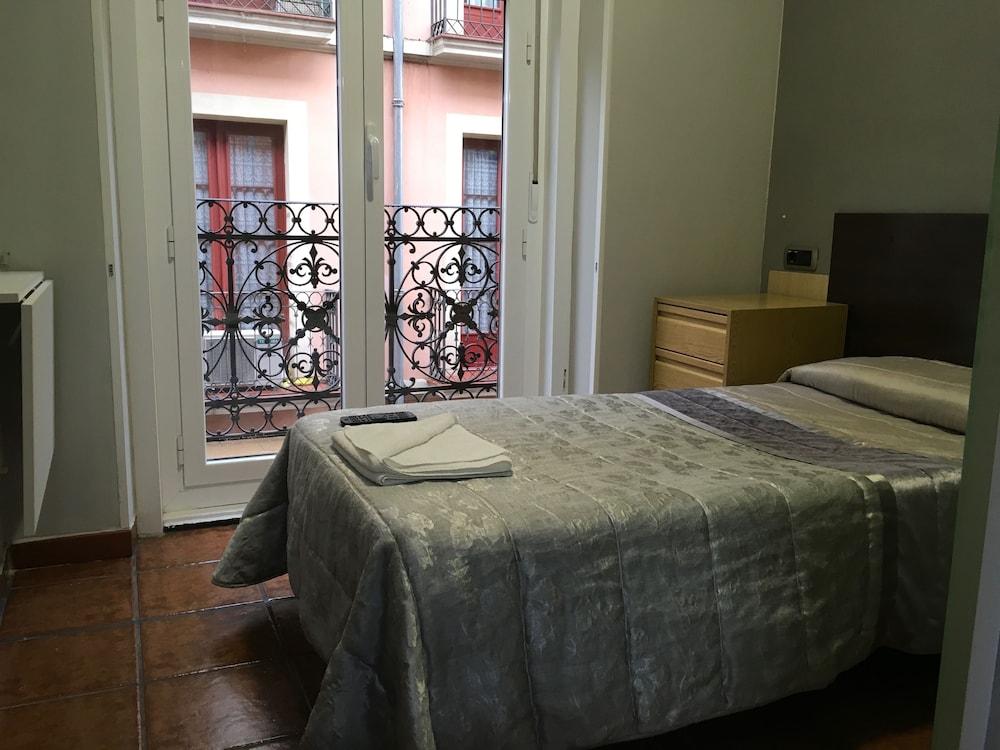 Pensión La Bilbaina - Albergue Logroño