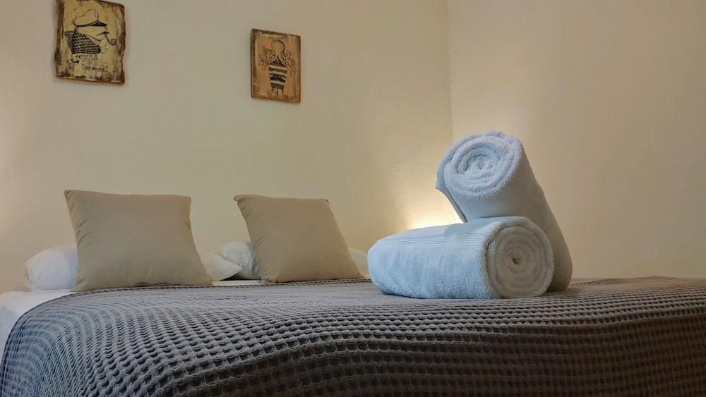 Colibri Surf House & Flats