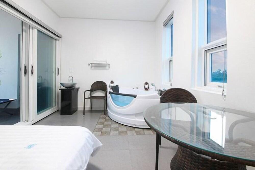 Gangneung Four View Pension