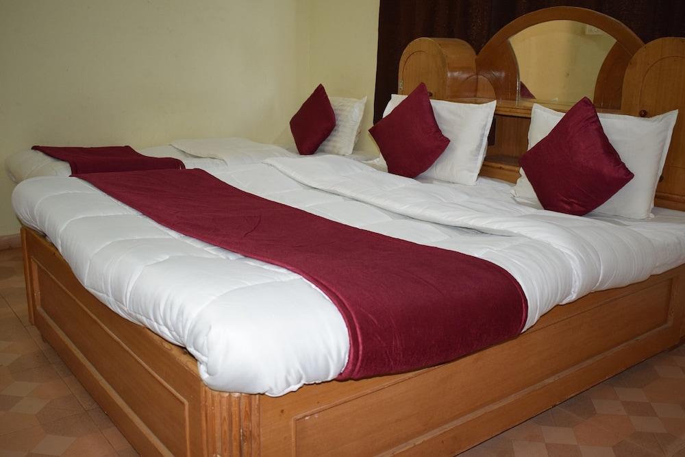 Manas Cottage Saputara