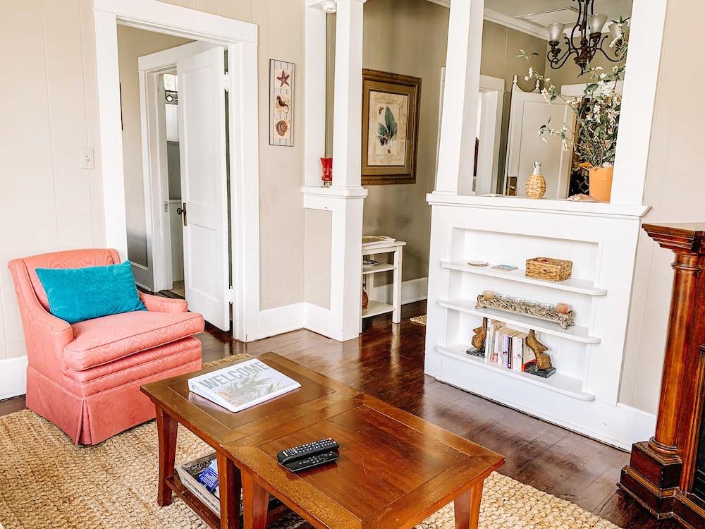 Park Place Inn and Cottages