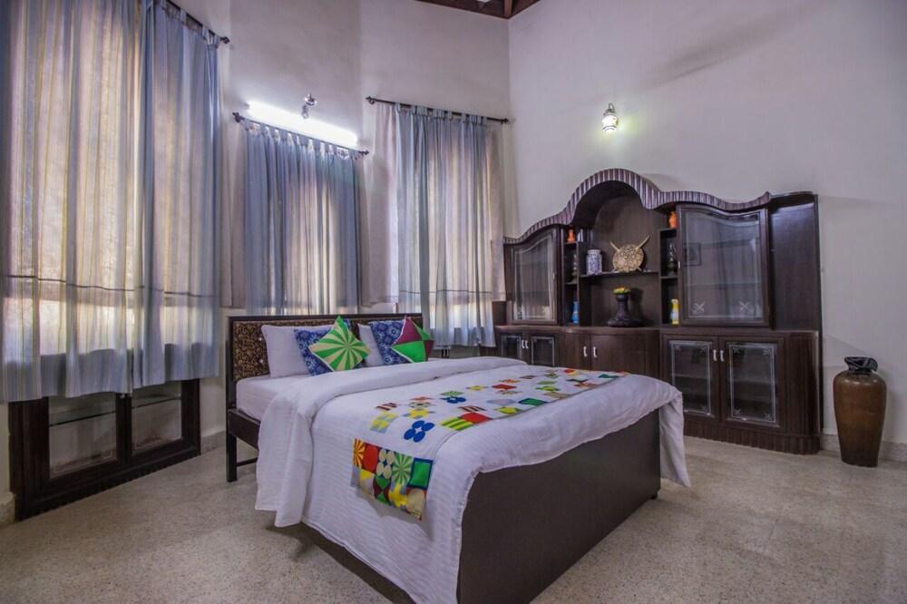 Nirvaah Villa - Socorro