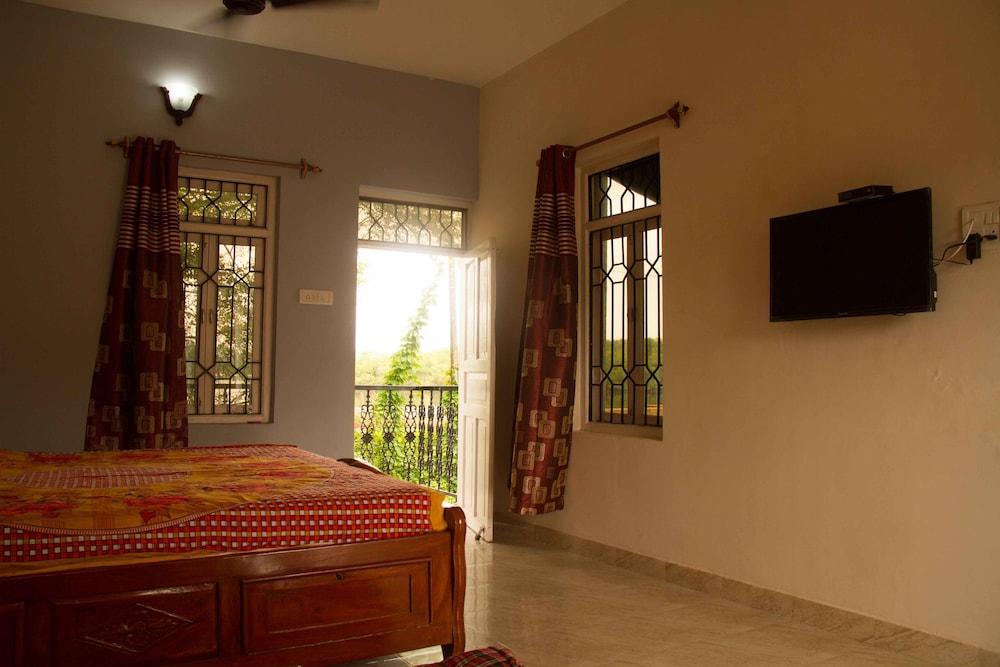 Nirvaah Riverhouse Siolim