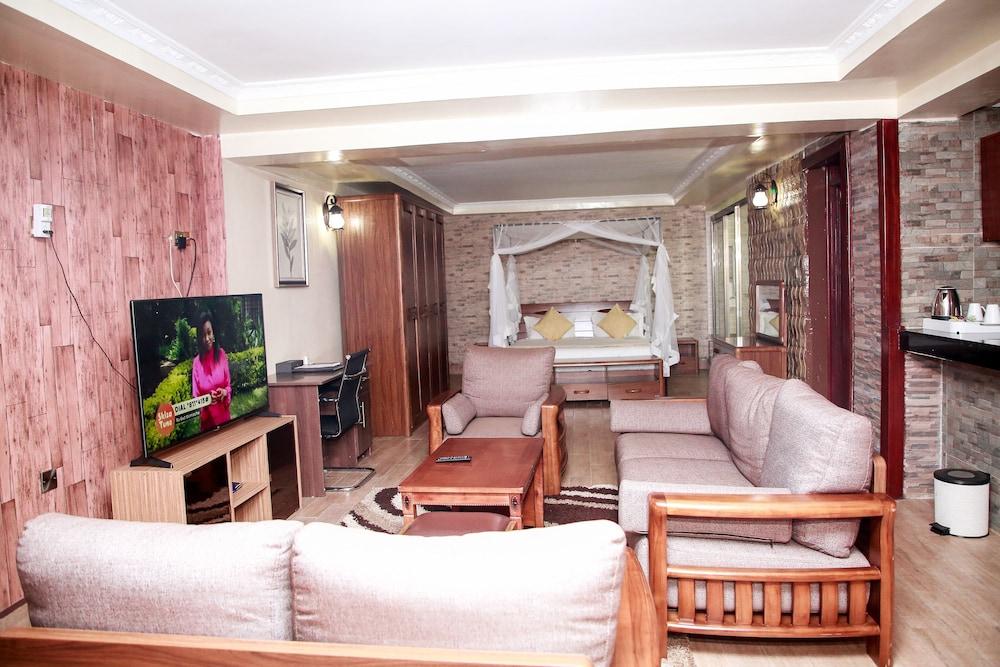 Nokras Riverine Hotel & Spa