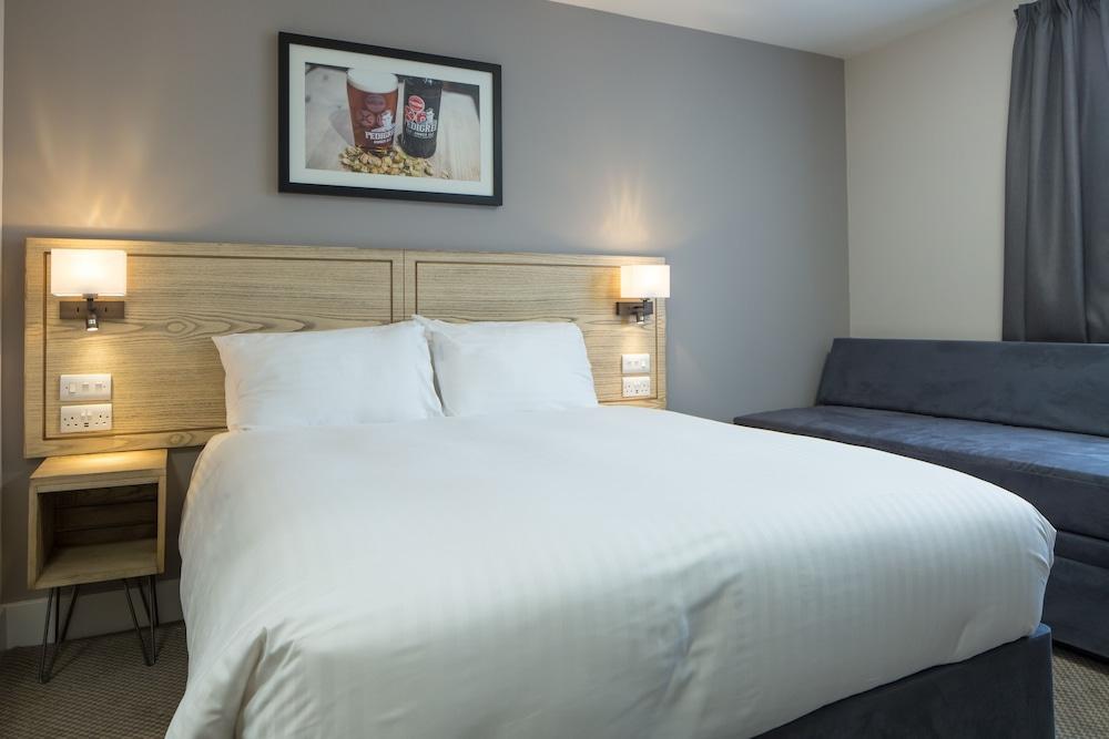 Raven’s Cliff, Motherwell by Marston's Inns