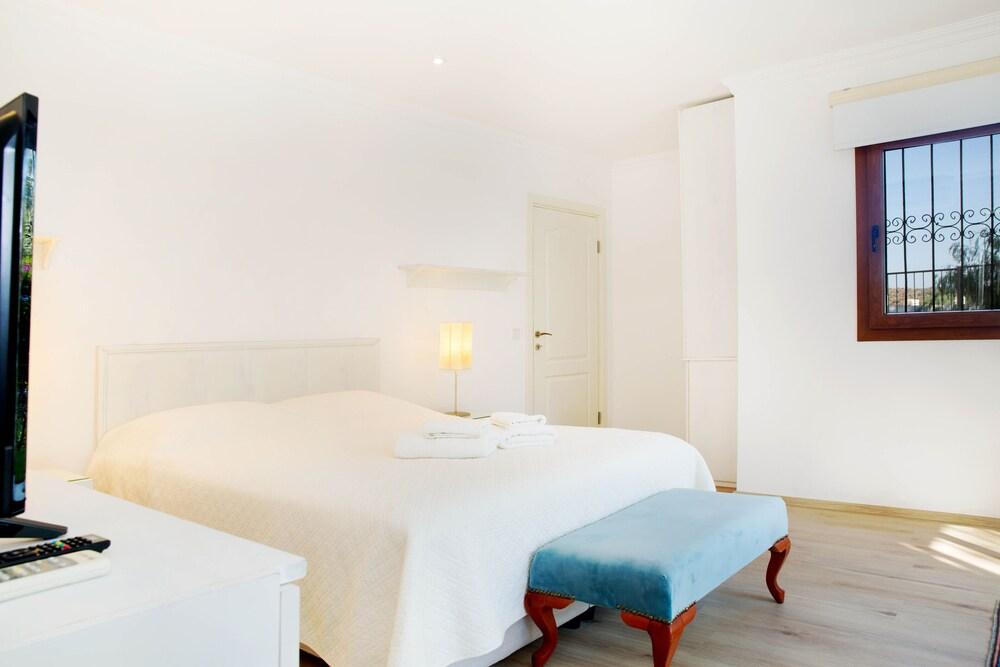 Important Group Villa BD420 6 Bedrooms