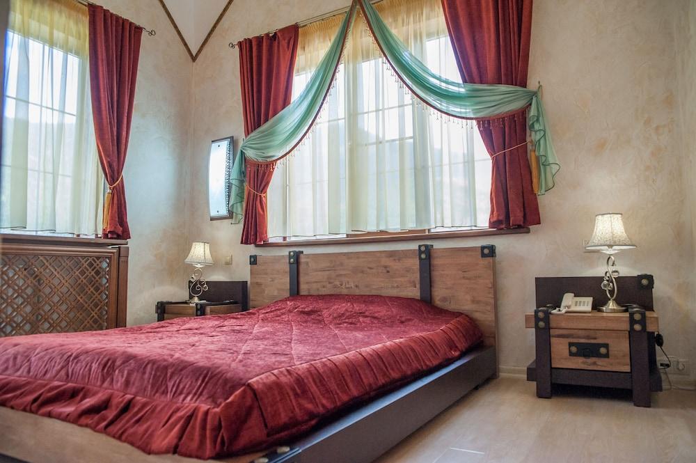 Abago Mountain Hotel