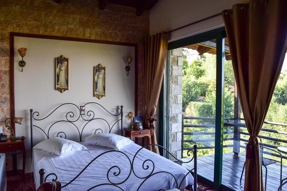 Vathyskia Guesthouse