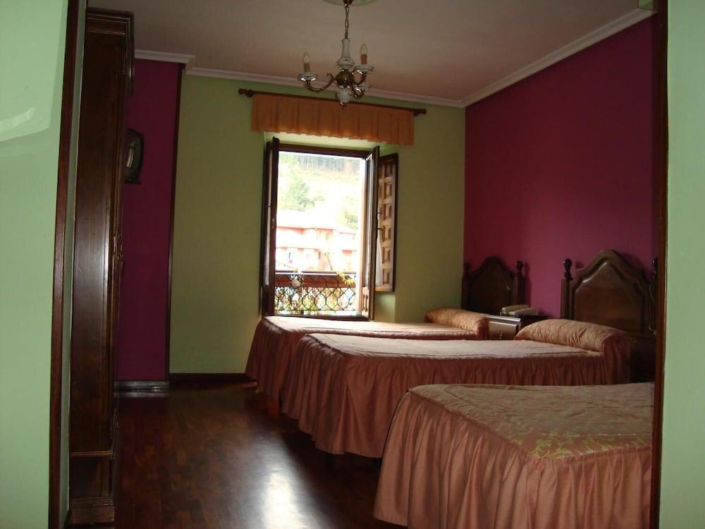 Hosteria Peña Sagra